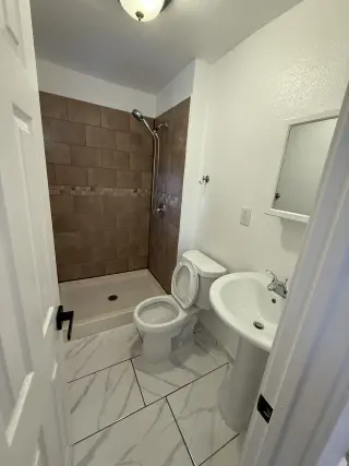 Casa 3 recamas 2 baños.