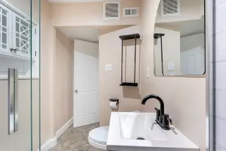 Upscale Apartment Available