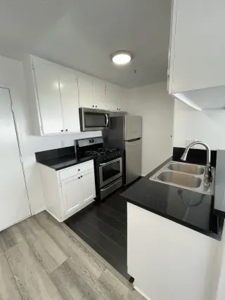 Modern 2 Bedroom Gem | Fully Renovated |