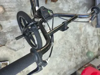 Bike mongoose mode 270 20"