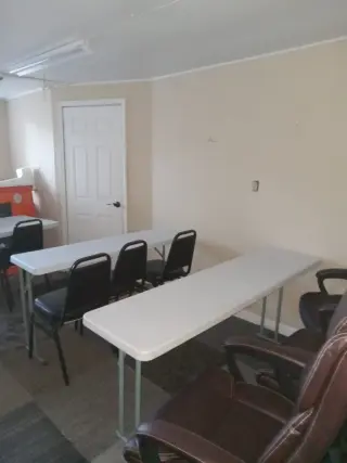 ¡SE RENTAN 2 OFICINAS EN LAWNDALE!