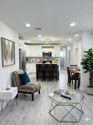 Home for sale (3 plex)