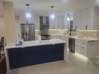 Puertas y gabinetes y algo más