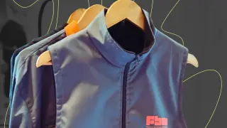 Indumentaria de trabajo: cómo elegir ropa laboral para una empresa