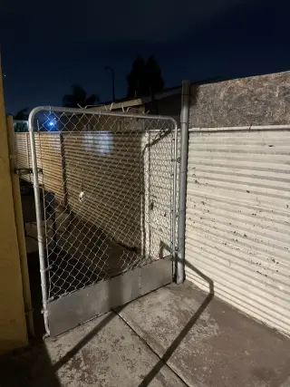 Rento Cuarto en el area sur de Los Angeles cerca de plaza Mexico
