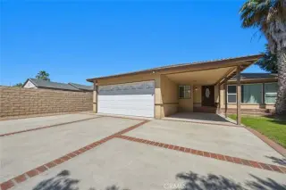 Casa luminosa de 3 dormitorios y 2 baños en North Hollywood