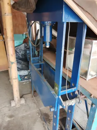 Torno pesado Rummano y Prensa Hidr.