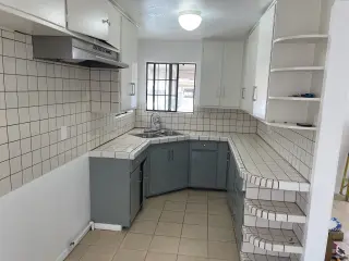House for rent, 3 bedroom, 1 bathroom, Parking Included, 6 month lease
