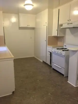 Rosemead CA 1 recamara remodelado con aire acondicionado listo para mudanza