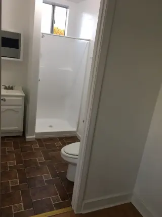 MOVE - IN SPECIAL Trendy Studio! Renovated Unit w/ Parking Near Downtown LA!