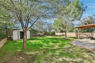 Spacious 6-Bedroom, 3-Bathroom Home for Rent!