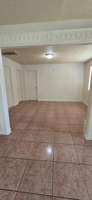CUDAHY-3 BEDROOM/2BATH