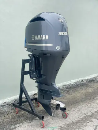 For Sale Yamaha Four Stroke 300HP Outboard Engine