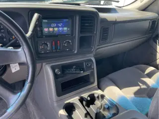 2003 CHEVROLET TAHOE LS