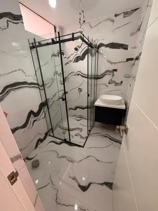 Servicios Profesionales de Remodelación de Baños y Cocinas