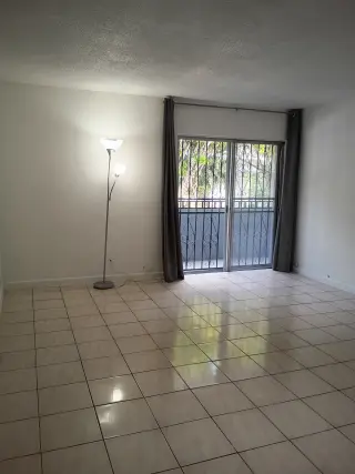 Se renta  bonito, espacioso y comodo Apartamento muy bien localizado en Miami