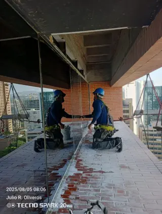 Limpieza de Fachadas Residenciales y Empresariales
