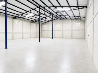 Alquilo Nave de 700 m2 Próximo a Autopista Duarte