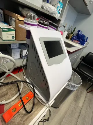 Máquina de Cavitación y RF (Quemar Grasa Corporal)