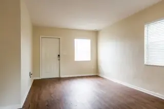 Stunning Spacious Unit