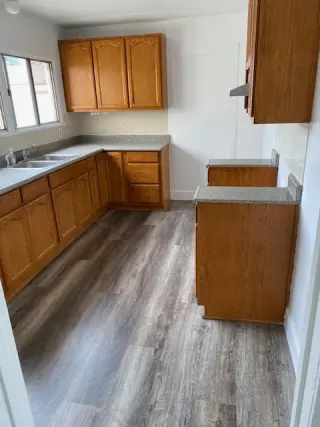 Apartamento de 1 y 2 Recamaras Información 310-633-5679