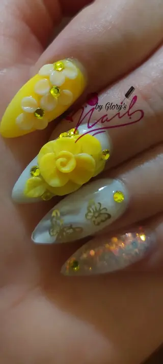 Uñas acrílicas