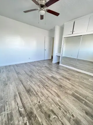 2 Bed / 1 Bath Apartment with Parking – Gated Community!