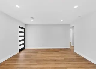 2-bedroom, 2-bathroom home located in the highly desirable Los Altos South