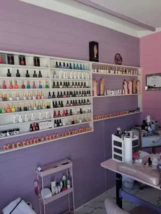 Rento pequeño espacio para hacer uñas