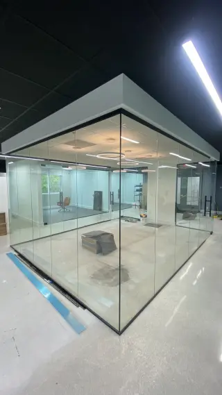 Shower glass , office partitions , espejos led costumetizados
