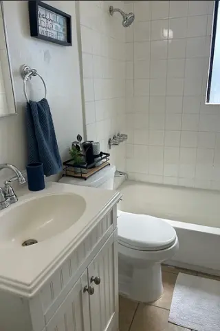 Beautiful upstairs apartment in the heart of Torrance