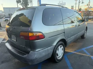 2000 TOYOTA SIENNA
