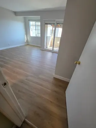 Instalación de piso y alfombra