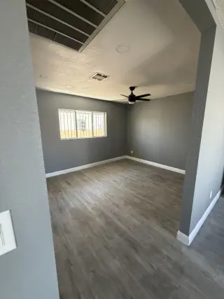 2 oficinas comerciales localizadas en 1800 Lewis Ave Las Vegas Nevada 89101