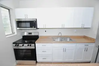 Stunning Spacious Unit