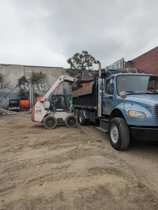 PRIMOS HAULING Y DEMOLICION