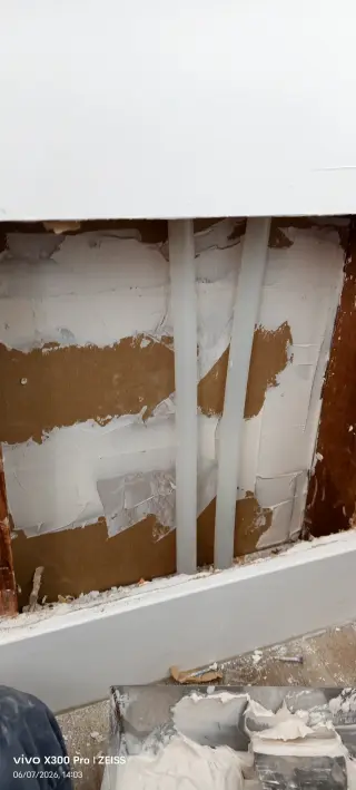busco trabajo ayudante se plomeria pintura concreto driwall edad 26