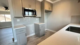 **** BELLO APT. RECIEN REMODELADO | 2ndo Pizo.| 2-Bed, 1-Bath ****