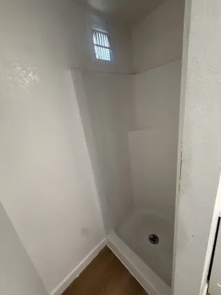 Amplio Cuarto en Renta en un Vecindario Tranquilo