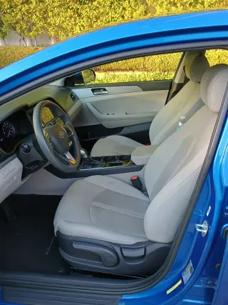 2019 Hyundai Sonata SE — 49,090 millas $11,650 | Koreatown, Los Ángeles