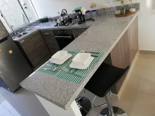 Granito Blanco Serena para tableros de cocina, baños, pisos, paredes, counters