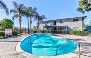 2 Bedroom Apt in Riverside