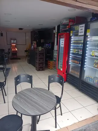 vendo. bar     buena. clientela  buena. ubicación