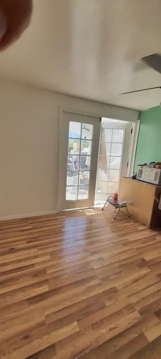 SE RENTA ESTUDIO EN SANTA CLARITA