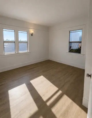 Large, 1 bedroom unit, balcony