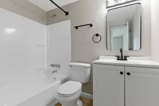 1 BEDROOM AND 2 BATHROM AVAILABLE
