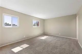 Casa 3 Recámaras/3 Baños, 1,840SF (89121) ¡Garage para 2 Carros y Patio Privado!
