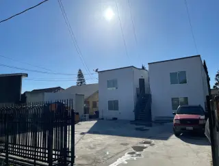 SE RENTA! Apartamento 2 Recámaras y 1.5 Banos en LA – $2,700/mes