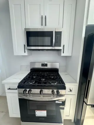 Fullerton 2 Bedroom 1 bath Apartment with A/C