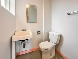 SINGLE-FAMILY-APARTMENT-JUST-REMODELED-FOR RENT IMMEDIATELY!